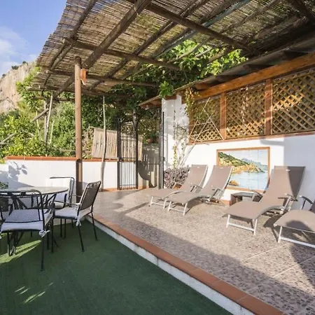 Lena Σπίτι διακοπών